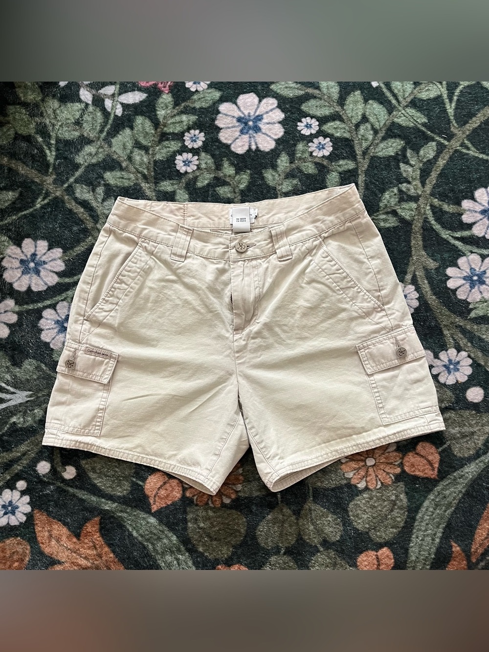 🌸 Y2K Calvin Klein Cargo Shorts 🌸